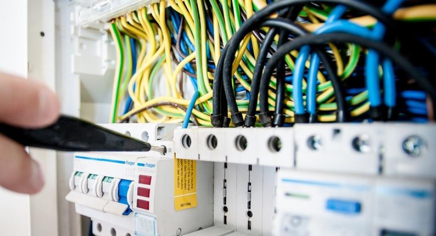 Steps To Safeguard Against Wiring Hazards In Your Home⚡