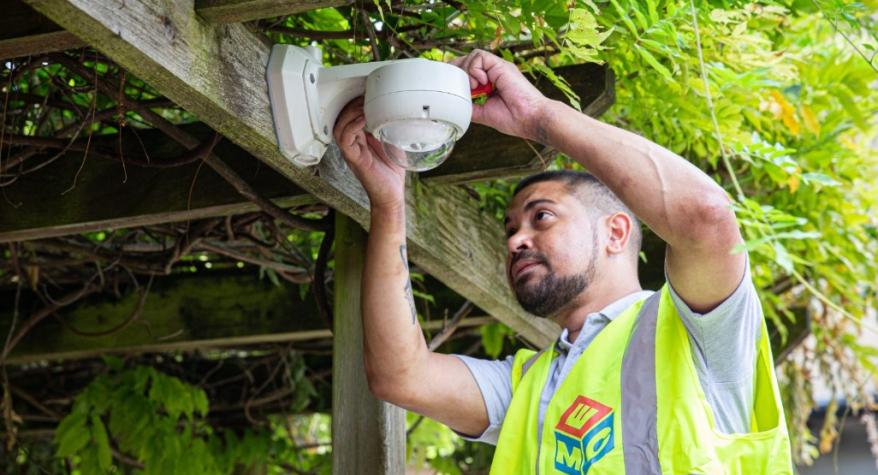 Choosing a commercial electrician near me